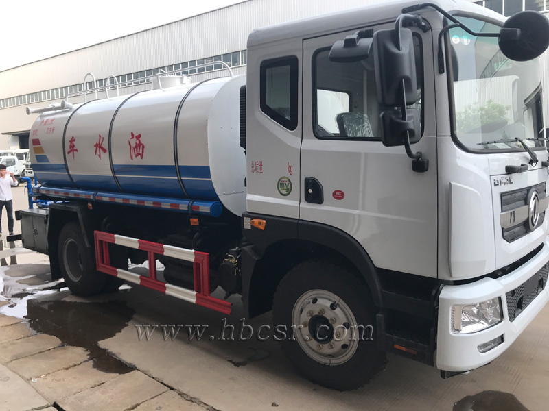 國五排放東風D9保溫運水車